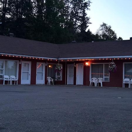Motel Des Pays D'En Haut Val-David Exterior photo