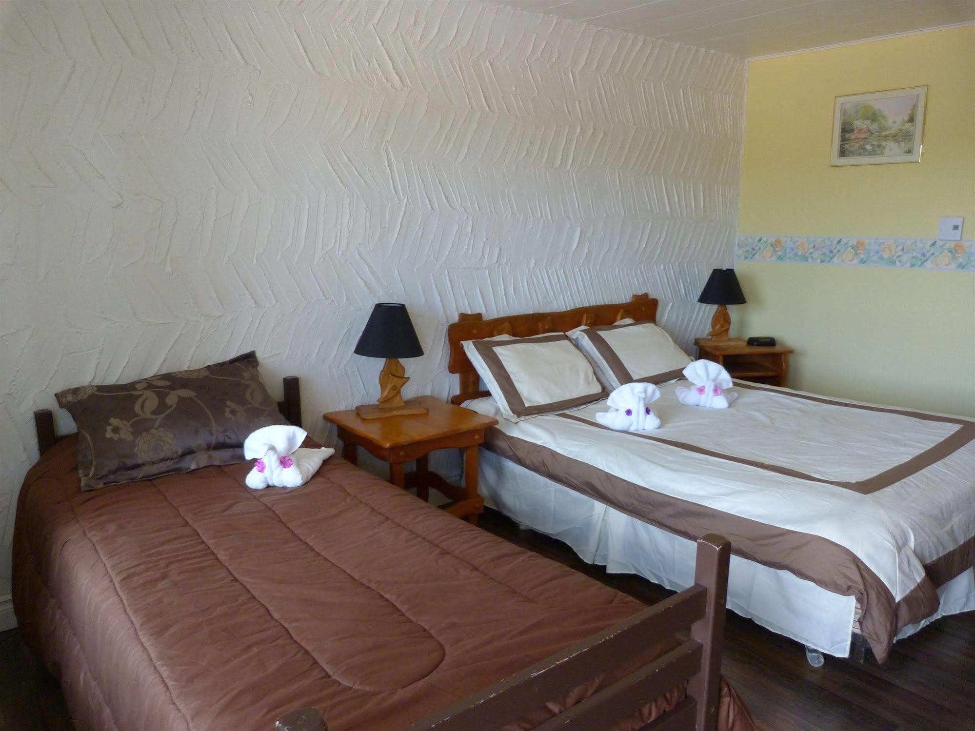Motel Des Pays D'En Haut Val-David Exterior photo